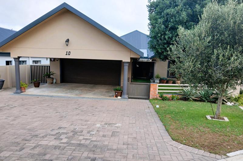 3 Bedroom Property for Sale in Stilbaai Wes Western Cape